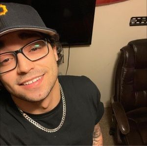 Meet your Posher, Anthony